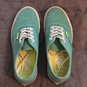 Women’s 7.5 vans